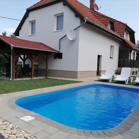 Villa Lili Apartments Balatonkeresztur Ngoại thất bức ảnh
