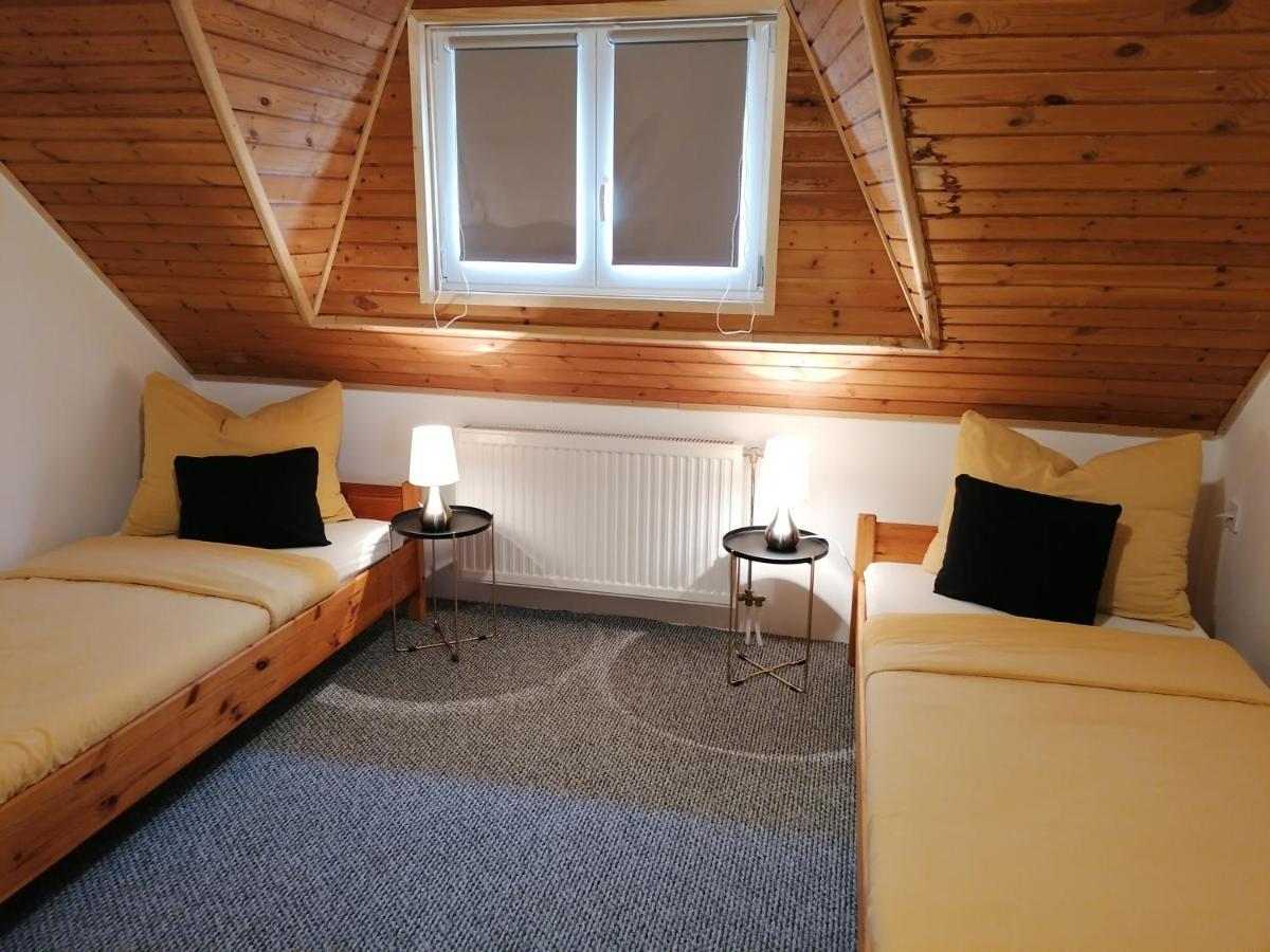 Villa Lili Apartments Balatonkeresztur Ngoại thất bức ảnh
