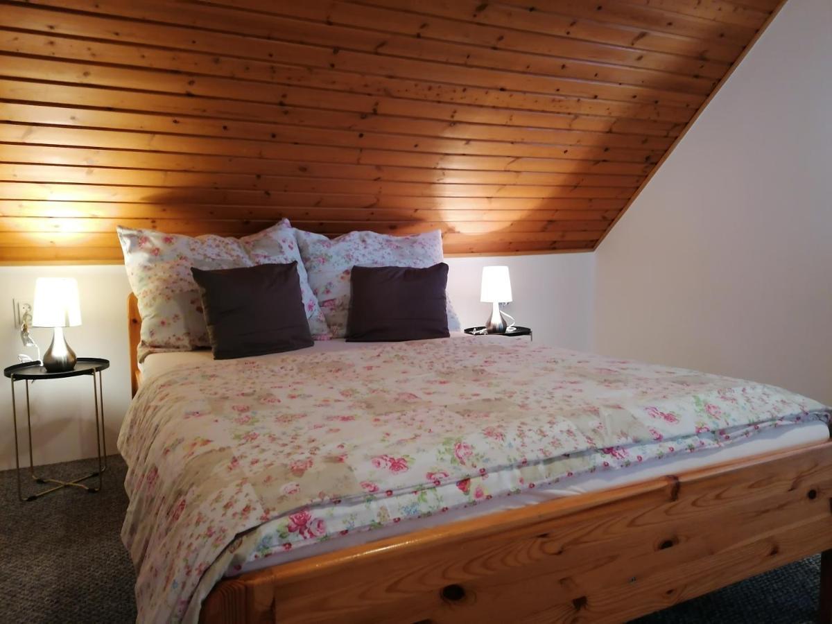 Villa Lili Apartments Balatonkeresztur Ngoại thất bức ảnh