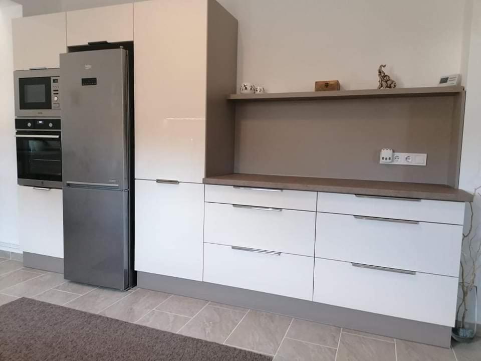 Villa Lili Apartments Balatonkeresztur Ngoại thất bức ảnh