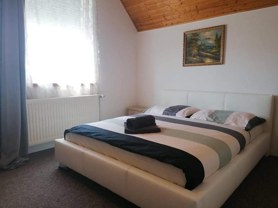 Villa Lili Apartments Balatonkeresztur Ngoại thất bức ảnh