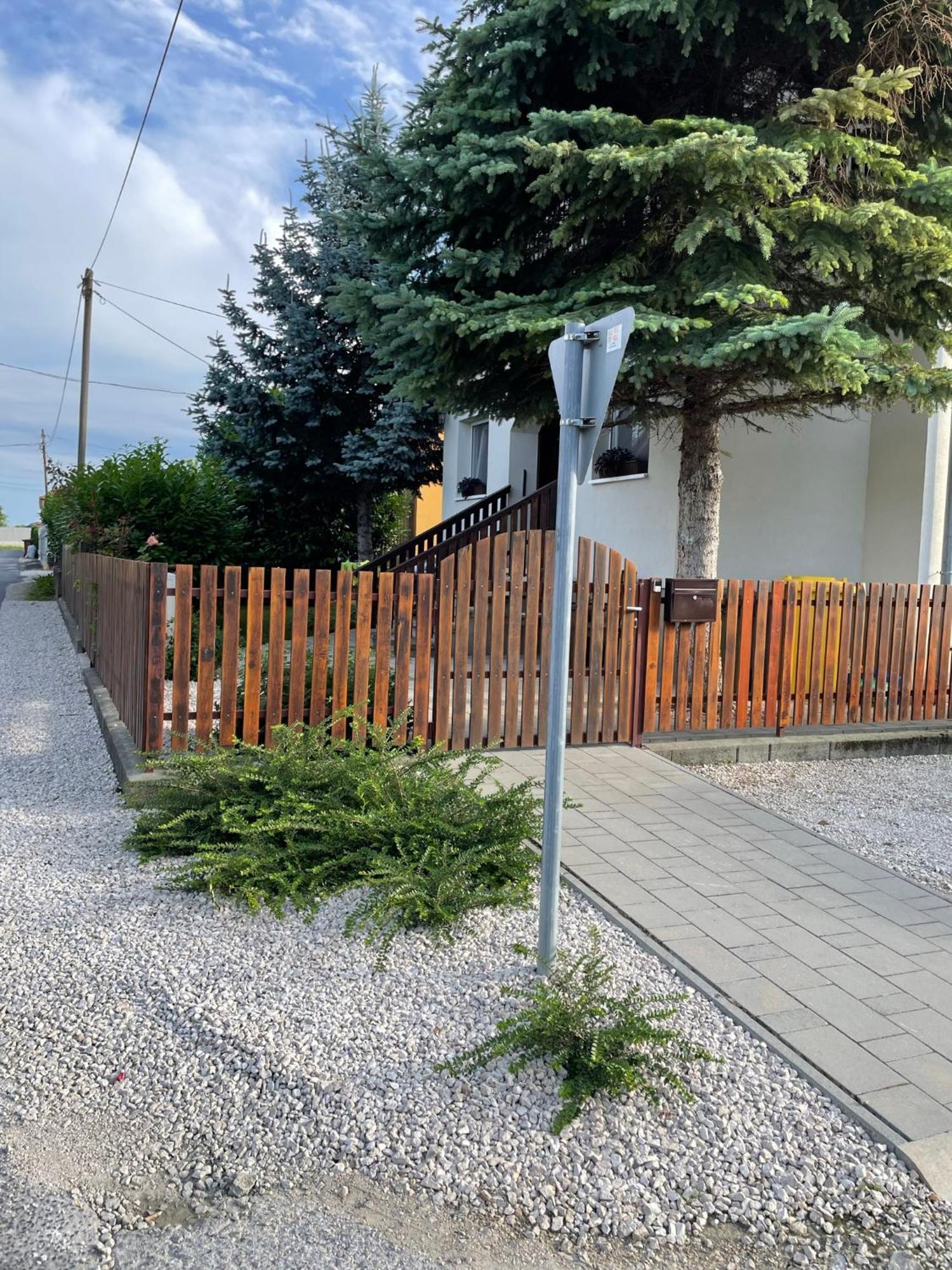 Villa Lili Apartments Balatonkeresztur Ngoại thất bức ảnh