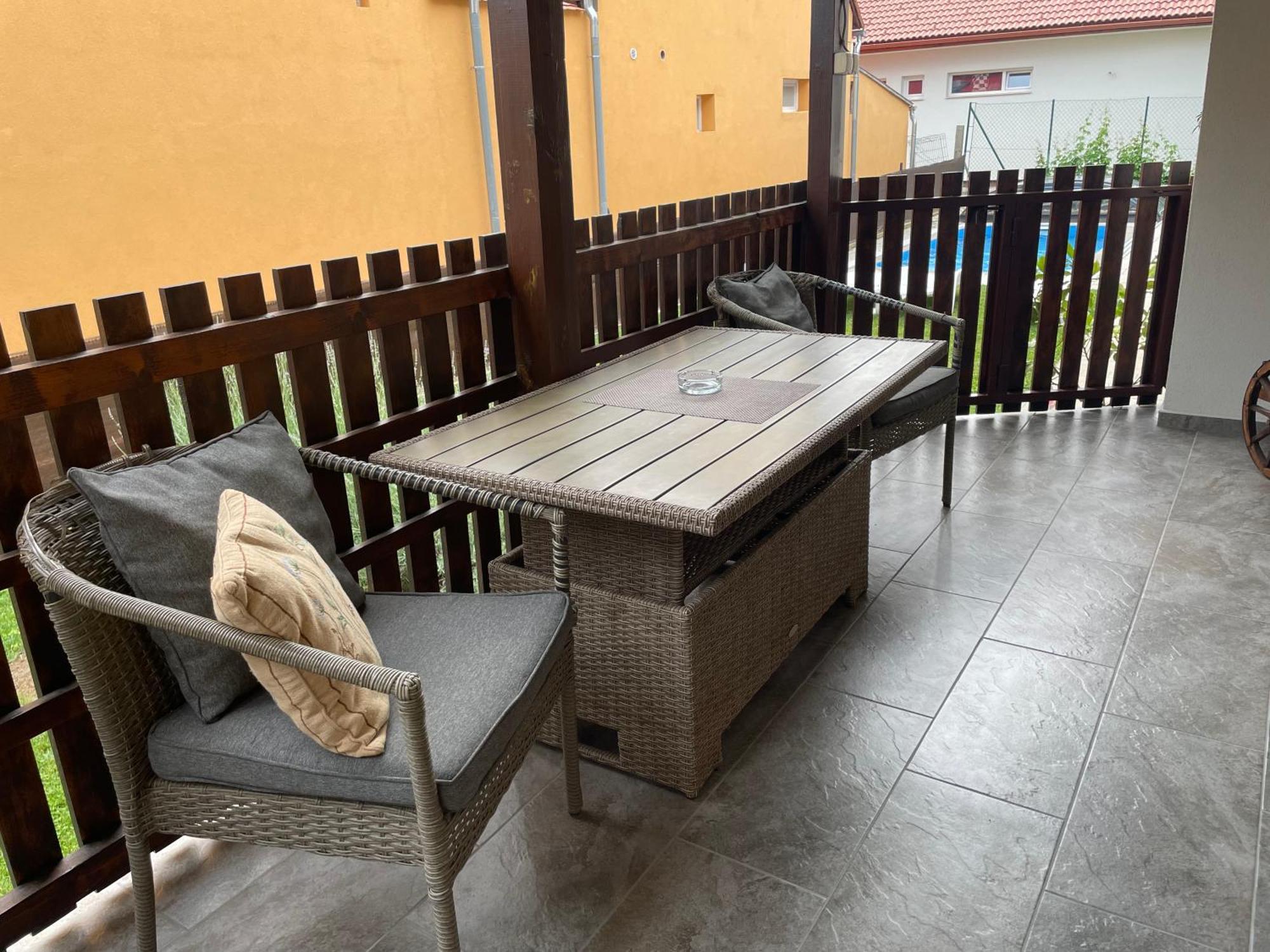 Villa Lili Apartments Balatonkeresztur Ngoại thất bức ảnh